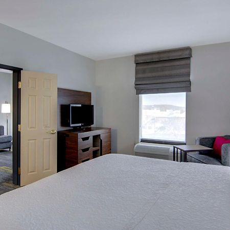 Hampton Inn Фейетвилл Экстерьер фото