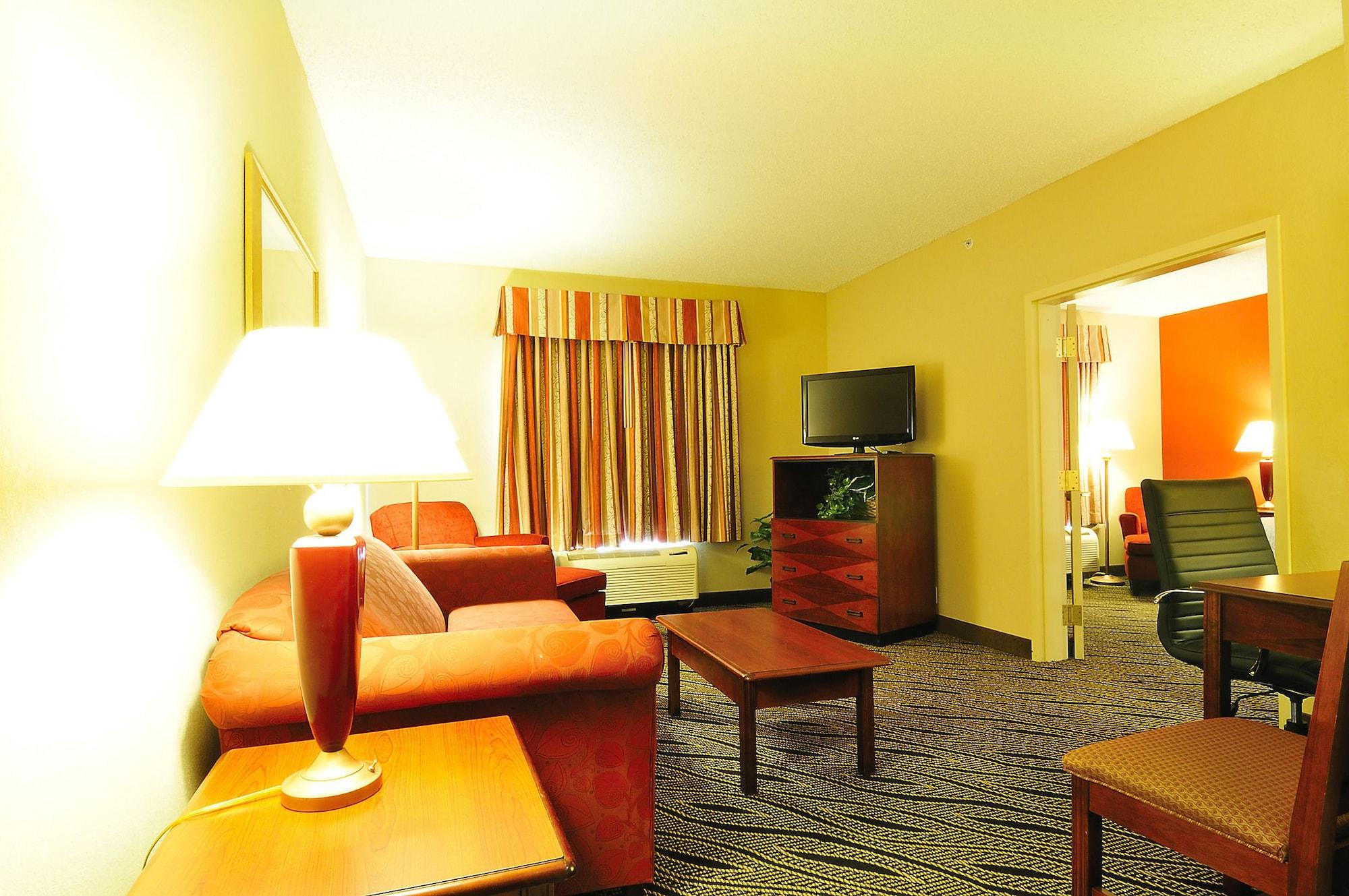 Hampton Inn Фейетвилл Экстерьер фото