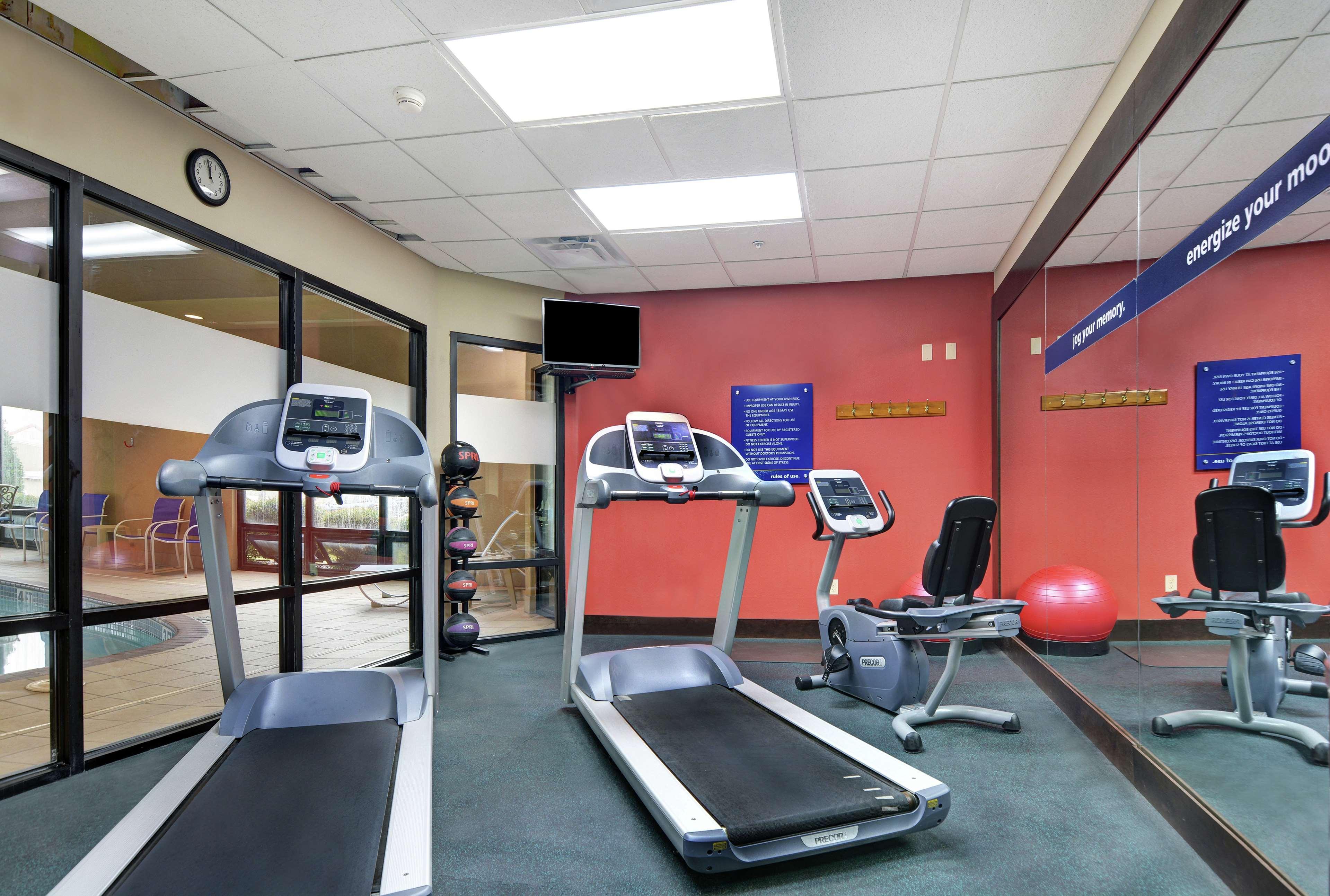 Hampton Inn Фейетвилл Экстерьер фото