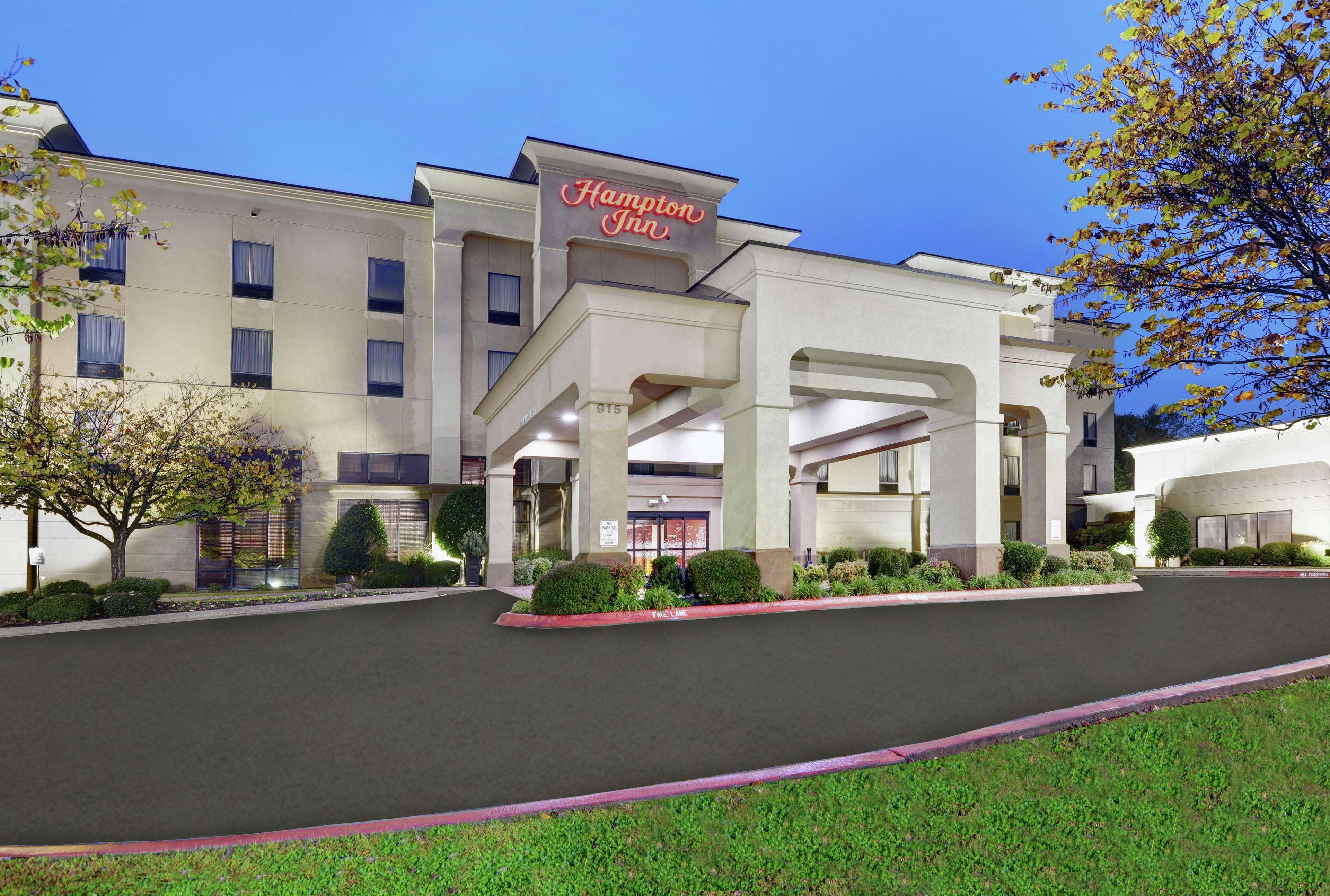 Hampton Inn Фейетвилл Экстерьер фото