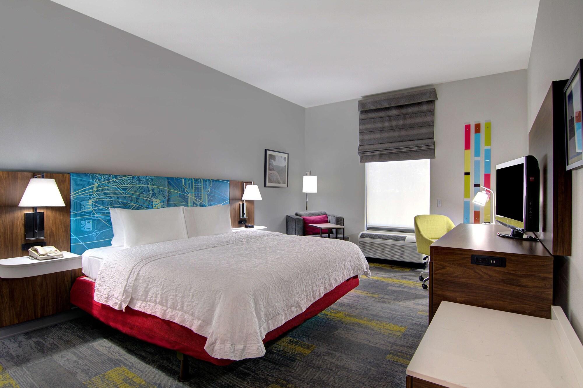 Hampton Inn Фейетвилл Экстерьер фото