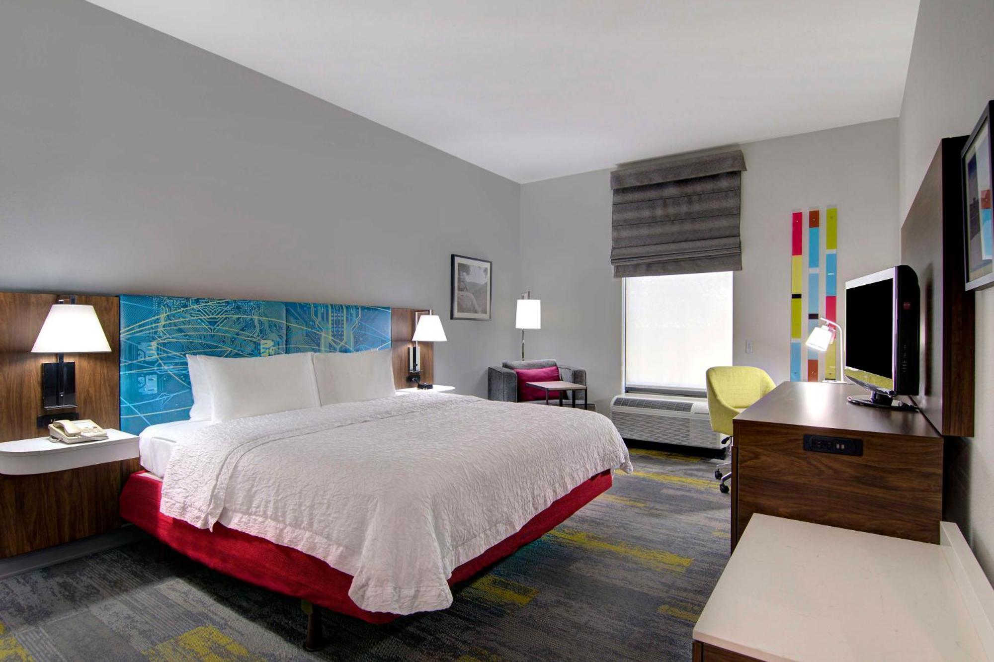 Hampton Inn Фейетвилл Экстерьер фото