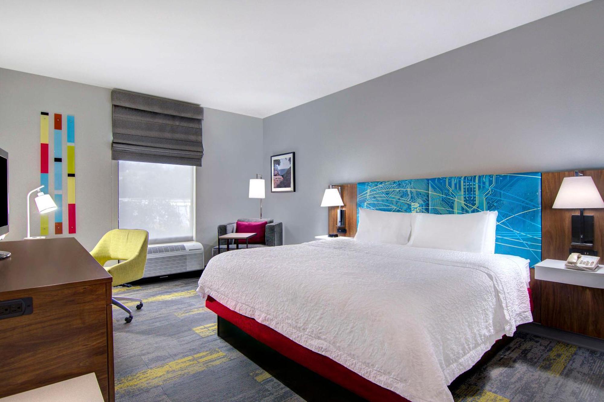 Hampton Inn Фейетвилл Экстерьер фото